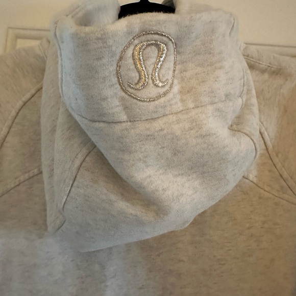 Lululemon Women's Cream Zip-Up Hoodie size 12
Predators logo - Picture 3 of 8